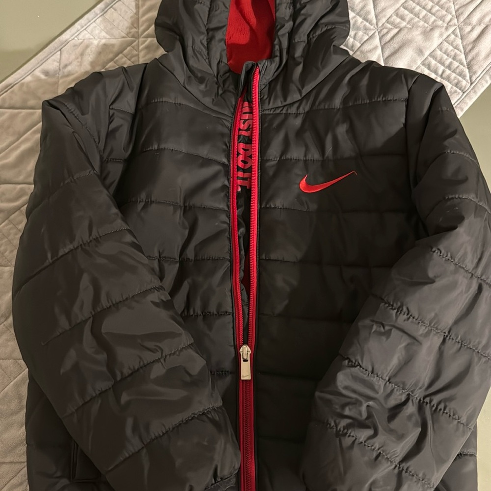 Boys Nike coat size6-7 excellent condition